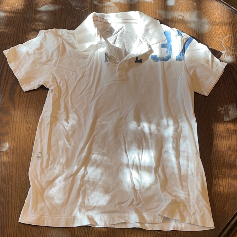 An American Eagle shirt